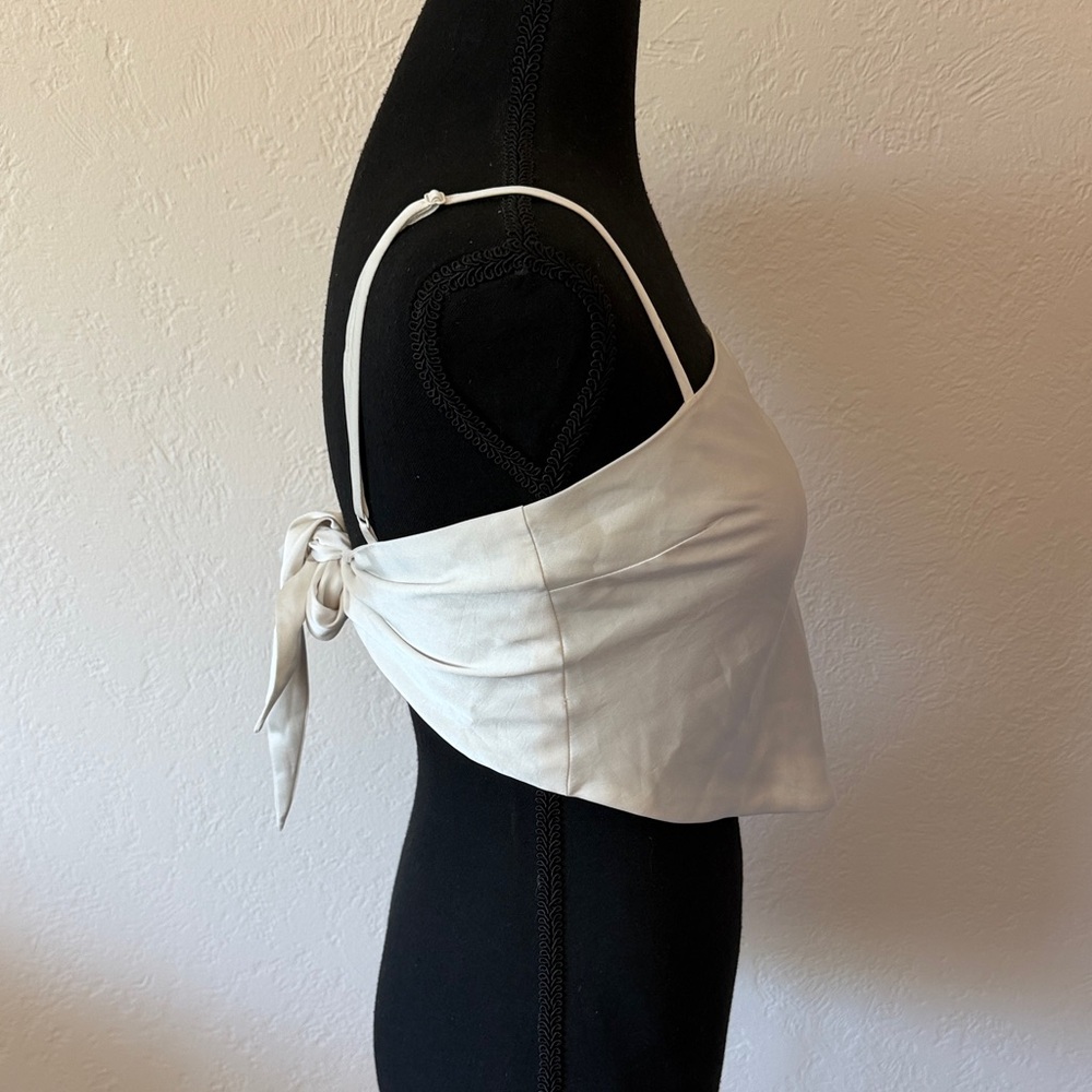 EUC ARITZIA SUNDAY BEST Women’s White Handkerchief Hem Cami Top small - Picture 2 of 4